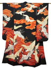 画像1: 正絹 / アンティーク 婚礼黒引き振袖 / 飛鶴 / 大波 / 瑞雲 / 刺繍入り (1)