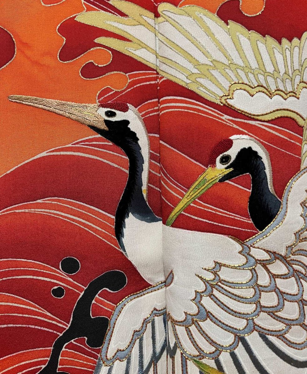 画像13: 正絹 / アンティーク 婚礼黒引き振袖 / 飛鶴 / 大波 / 瑞雲 / 刺繍入り (13)