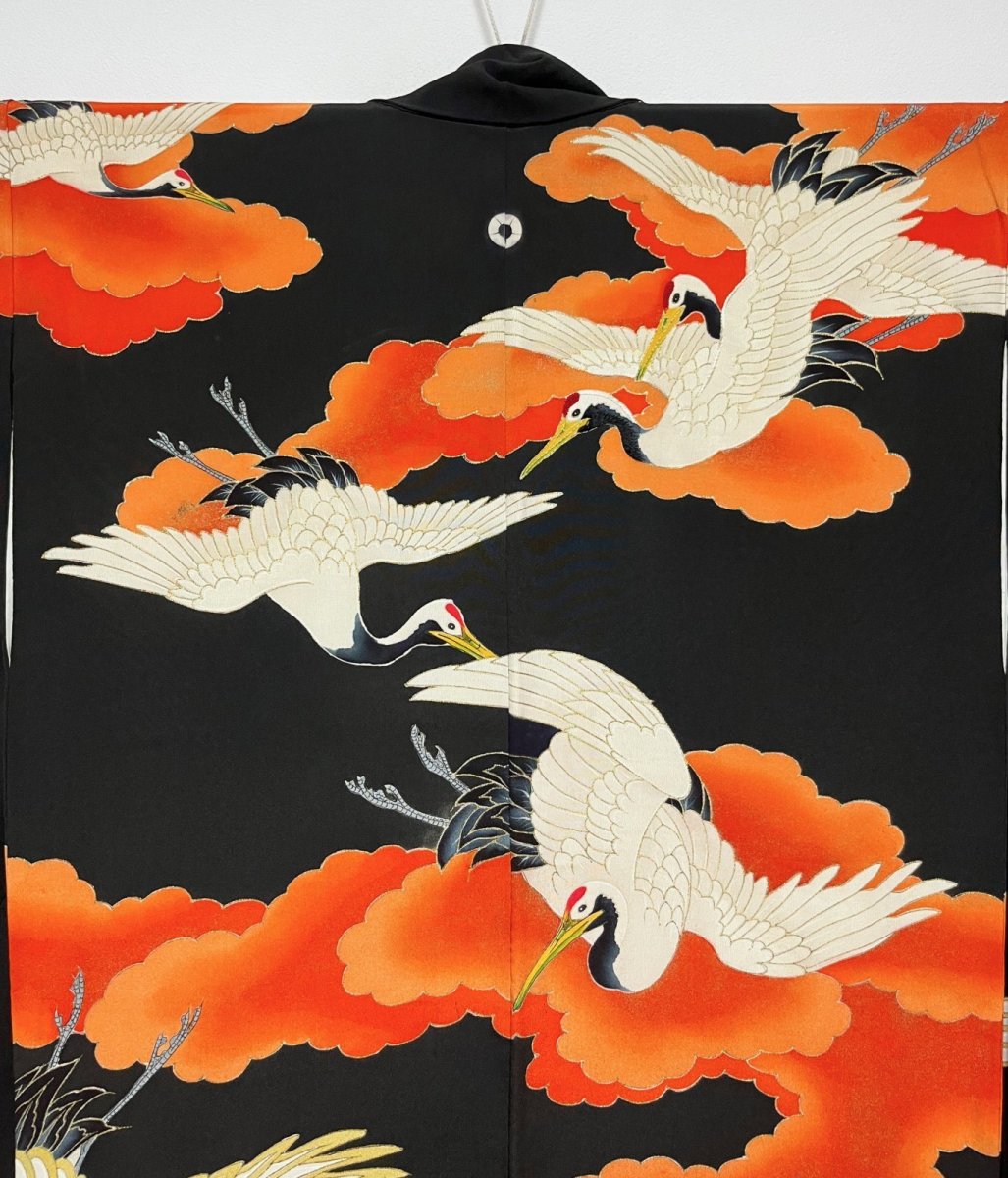 画像4: 正絹 / アンティーク 婚礼黒引き振袖 / 飛鶴 / 大波 / 瑞雲 / 刺繍入り (4)