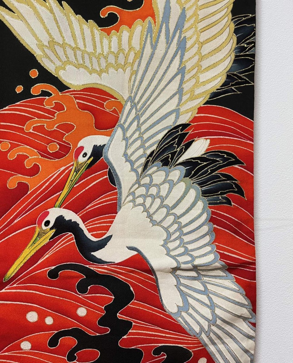 画像9: 正絹 / アンティーク 婚礼黒引き振袖 / 飛鶴 / 大波 / 瑞雲 / 刺繍入り (9)