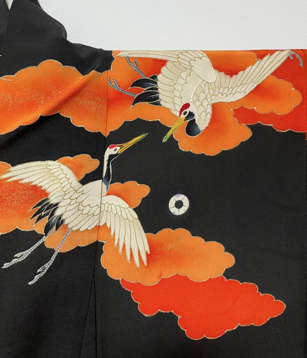 画像11: 正絹 / アンティーク 婚礼黒引き振袖 / 飛鶴 / 大波 / 瑞雲 / 刺繍入り (11)