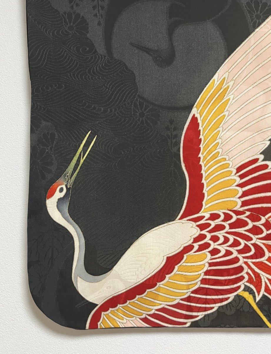 画像9: 正絹 / アンティーク 黒羽織 / 飛鶴 / 鶴と波の地紋入り (9)