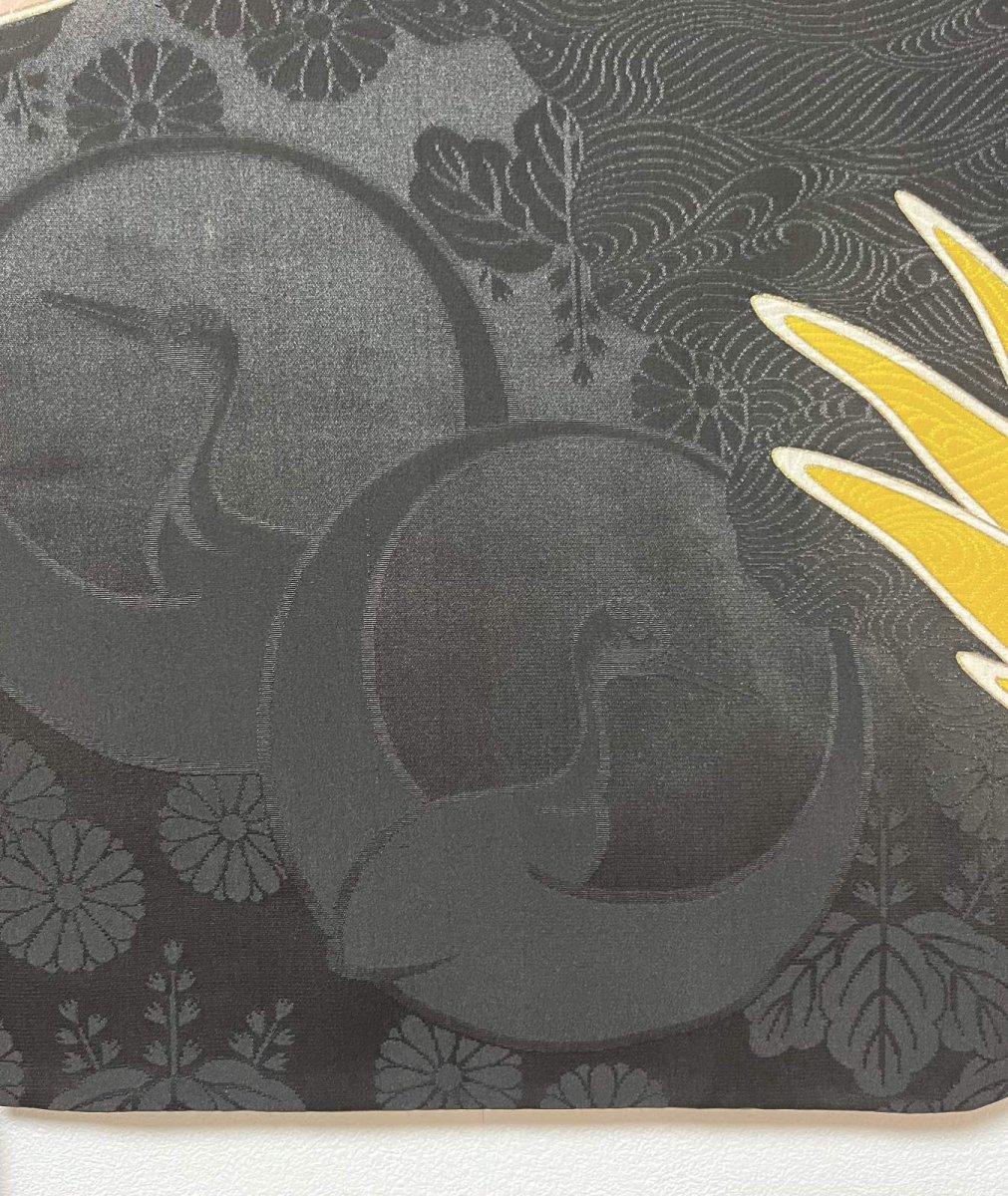 画像10: 正絹 / アンティーク 黒羽織 / 飛鶴 / 鶴と波の地紋入り (10)