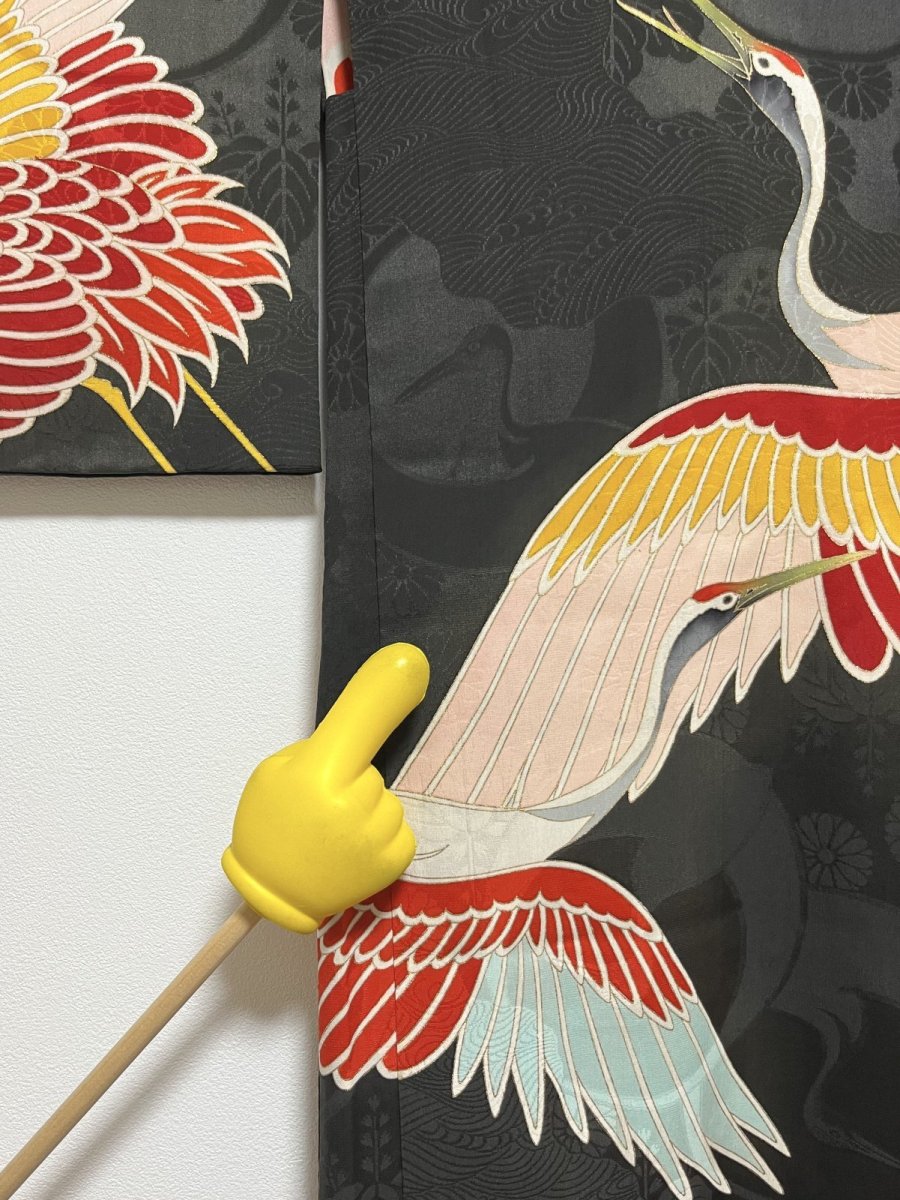 画像11: 正絹 / アンティーク 黒羽織 / 飛鶴 / 鶴と波の地紋入り (11)
