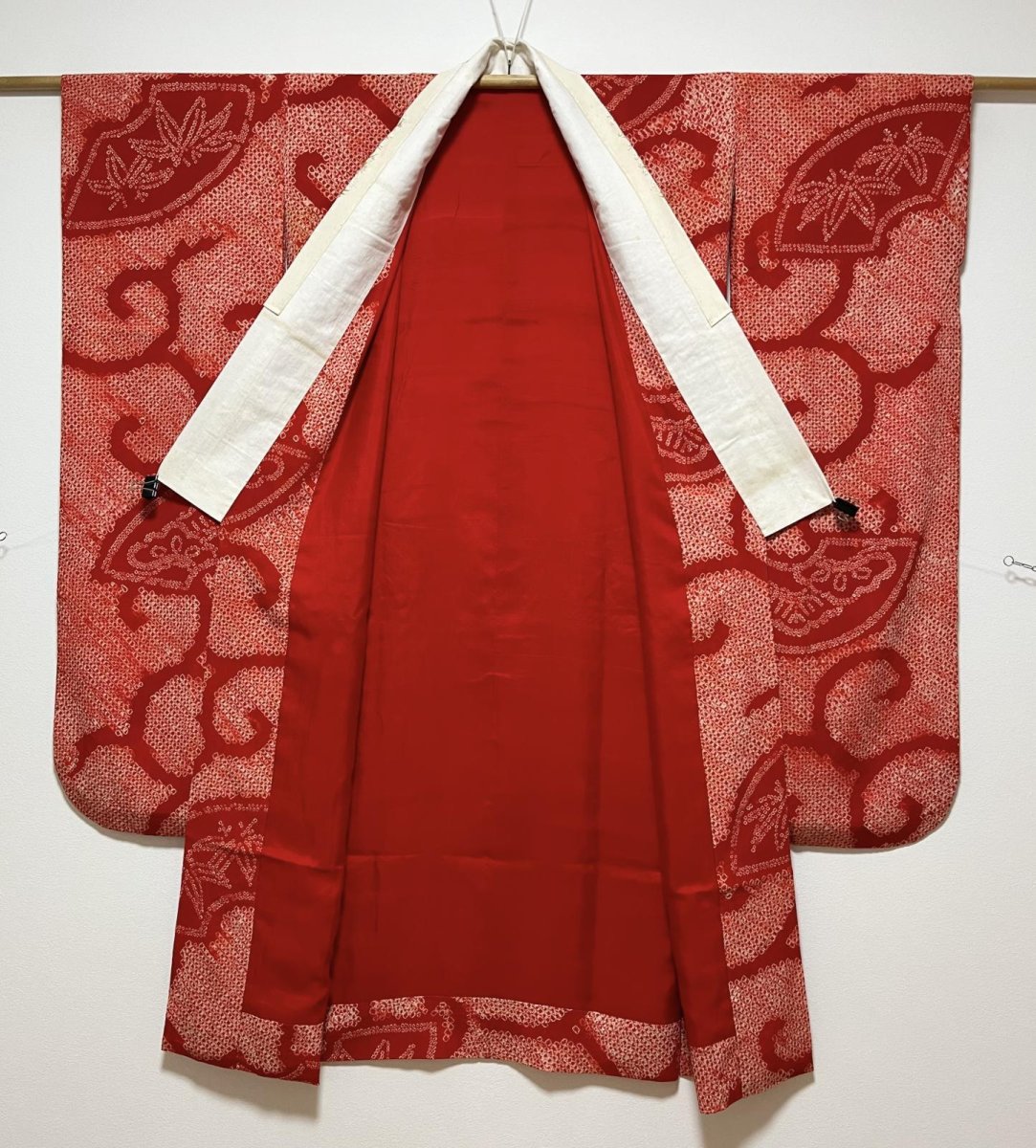 画像3: 正絹 / アンティーク 振袖用長襦袢 / 絞り / 扇面 / 唐草 / 刺繍襟付き / 広衿 (3)