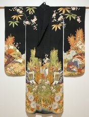 画像2: 正絹 / アンティーク 婚礼黒引き振袖 / 松竹梅 / 御所車 / 扇面 / 広衿 (2)