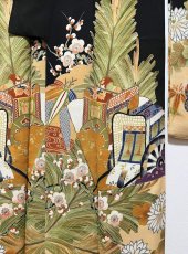画像9: 正絹 / アンティーク 婚礼黒引き振袖 / 松竹梅 / 御所車 / 扇面 / 広衿 (9)