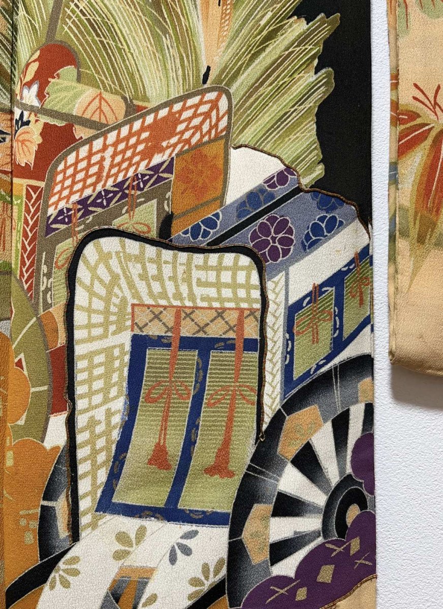 画像10: 正絹 / アンティーク 婚礼黒引き振袖 / 松竹梅 / 御所車 / 扇面 / 広衿 (10)