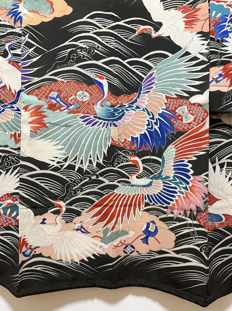 画像8: 正絹 / アンティーク 婚礼黒引き振袖 / 飛鶴 / 大波 / 瑞雲 / 宝尽くし / 広衿 (8)