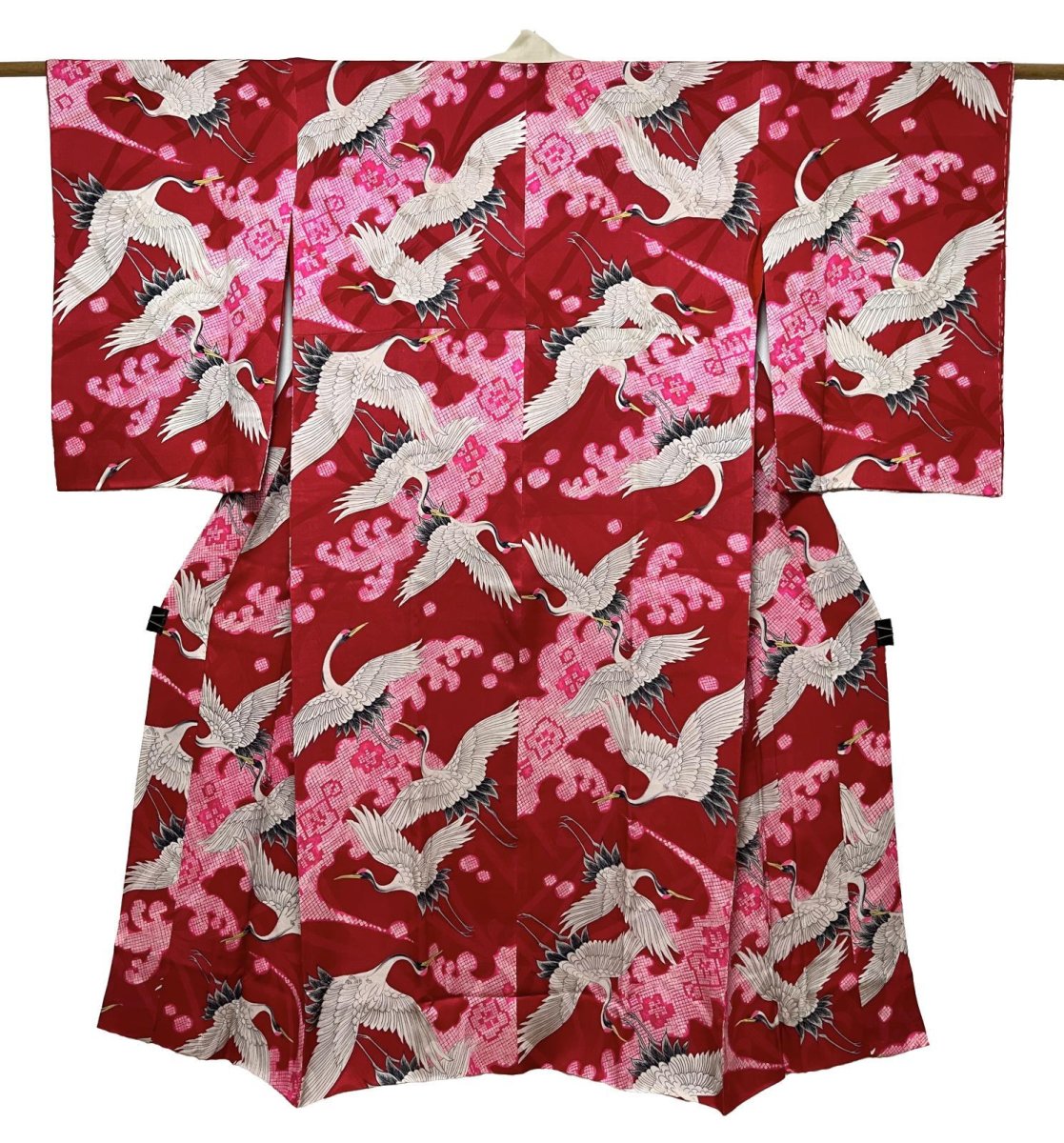 画像1: 正絹 / アンティーク 長襦袢 / 飛鶴 / 大波 / 松葉の地紋 / 錦紗 (1)