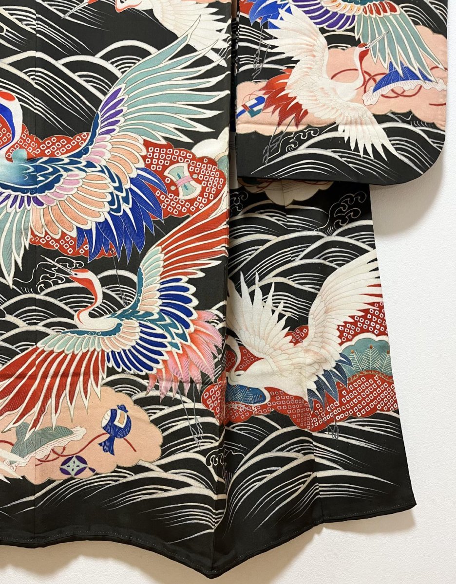 画像7: 正絹 / アンティーク 婚礼黒引き振袖 / 飛鶴 / 大波 / 瑞雲 / 宝尽くし / 広衿 (7)