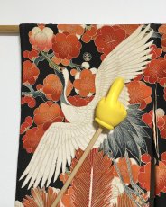 画像14: 正絹 / アンティーク 婚礼黒引き振袖 / 飛鶴 / 松竹梅 / 扇面 / 刺繍入り (14)