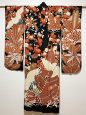 画像2: 正絹 / アンティーク 婚礼黒引き振袖 / 飛鶴 / 松竹梅 / 扇面 / 刺繍入り (2)